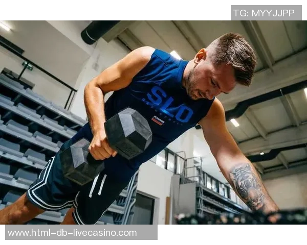 东契奇现场观战皇马展现瘦身效果下赛季能否重返巅峰状态 东契奇现场观战皇马展现瘦身效果下赛季能否重返巅峰状态